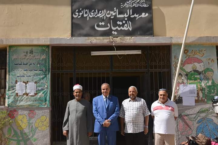 رئيس جامعة الأزهر يتفقد لجنة امتحانات الشهادة الثانوية الأزهرية بمعهد البساتين