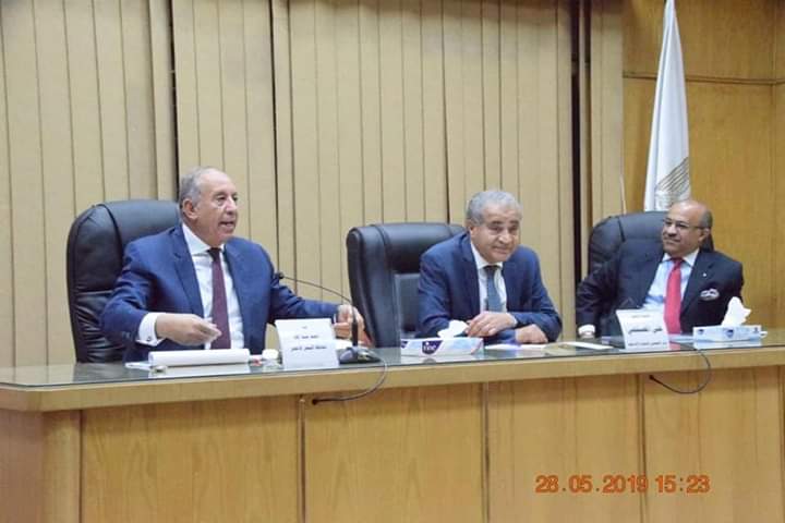 توقيع عقد الشراكة بين محافظة البحر الأحمر وجهاز تنميه التجارة الداخليه لإنشاء منطقتين لوجستيتين