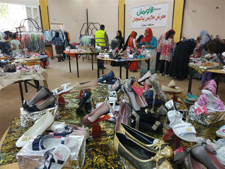 بالصور.. الأورمان تنظم معرضًا لتوزيع أحذية جديدة مجانًا في قرى مركز أبو المطامير