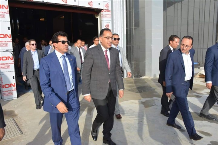 رئيس الوزراء يطمئن على تشطيبات تطوير استاد القاهرة استعدادًا لكأس الأمم الإفريقية لكرة القدم