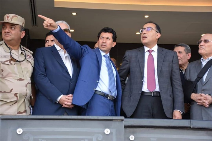 رئيس الوزراء يطمئن على تشطيبات تطوير استاد القاهرة استعدادًا لكأس الأمم الإفريقية لكرة القدم