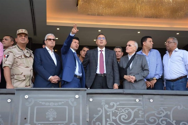رئيس الوزراء يطمئن على تشطيبات تطوير استاد القاهرة استعدادًا لكأس الأمم الإفريقية لكرة القدم