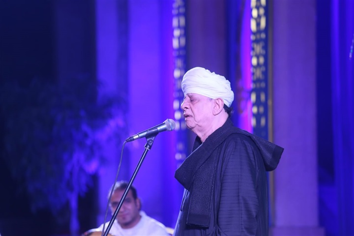 شاهد.. ياسين التهامى يسمو بوجدان مريديه فى الاوبرا شاهد.. ياسين التهامى يسمو بوجدان مريديه فى الاوبرا