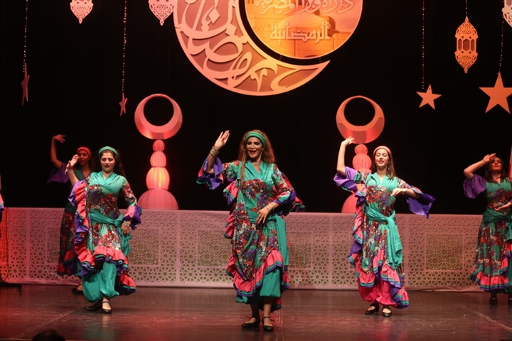 شاهد.. ياسين التهامى يسمو بوجدان مريديه فى الاوبرا شاهد.. ياسين التهامى يسمو بوجدان مريديه فى الاوبرا