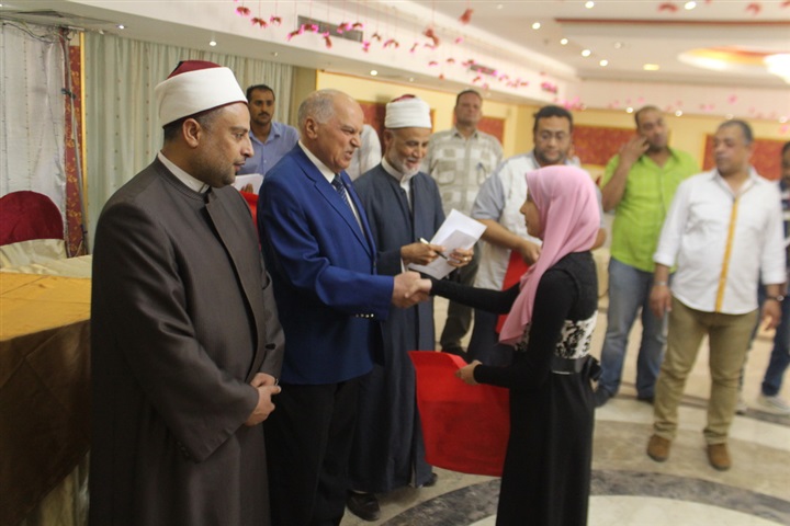 الزناتي يكرم حفظة القرآن الكريم من أبناء المعلمين