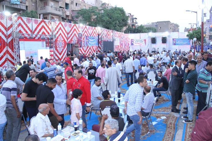 بالصور.. أهالى وقيادات حزبية وشعبية على مائدة إفطار مستقبل وطن بـإمبابة
