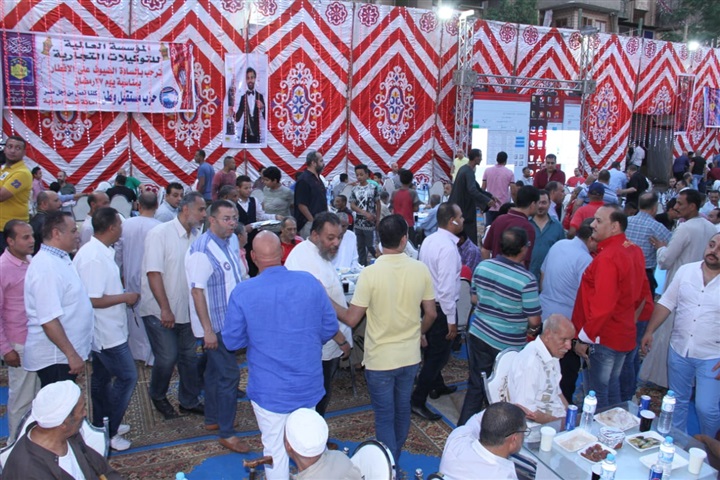 بالصور.. أهالى وقيادات حزبية وشعبية على مائدة إفطار مستقبل وطن بـإمبابة