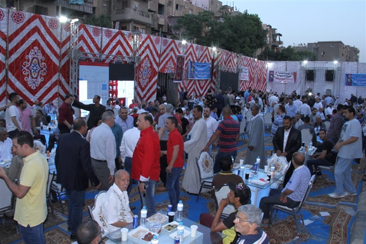 بالصور.. أهالى وقيادات حزبية وشعبية على مائدة إفطار مستقبل وطن بـإمبابة