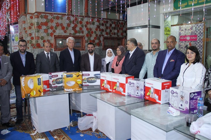 بالصور.. أهالى وقيادات حزبية وشعبية على مائدة إفطار مستقبل وطن بـإمبابة