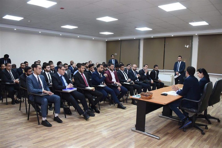 مدير البطولة ورئيس لجنة المتطوعين ومرافقي الفرق يلتقيان مرافقي الفرق ببطولة إفريقيا مدير البطولة ورئيس لجنة المتطوعين ومرافقي الفرق يلتقيان مرافقي الفرق ببطولة إفريقيا