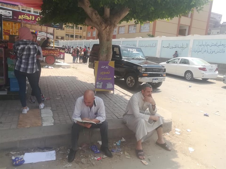 بالصور.. إجراءات أمنية مشددة حول محيط لجان الثانوية العامة بكفر الشيخ