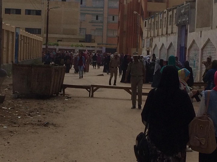 بالصور.. إجراءات أمنية مشددة حول محيط لجان الثانوية العامة بكفر الشيخ