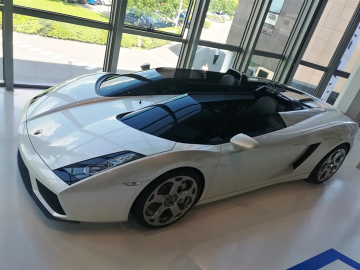 Lamborghini.. "الحظيرة الأصلية للثيران الرياضية" Lamborghini.. "الحظيرة الأصلية للثيران الرياضية"