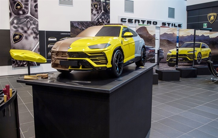 Lamborghini.. "الحظيرة الأصلية للثيران الرياضية" Lamborghini.. "الحظيرة الأصلية للثيران الرياضية"