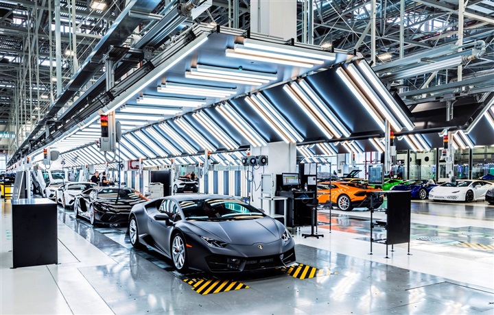 Lamborghini.. "الحظيرة الأصلية للثيران الرياضية" Lamborghini.. "الحظيرة الأصلية للثيران الرياضية"