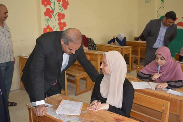 رئيس جامعة الأزهر يتفقد لجنة فتيات المنطقة السادسة بمدينة نصر 