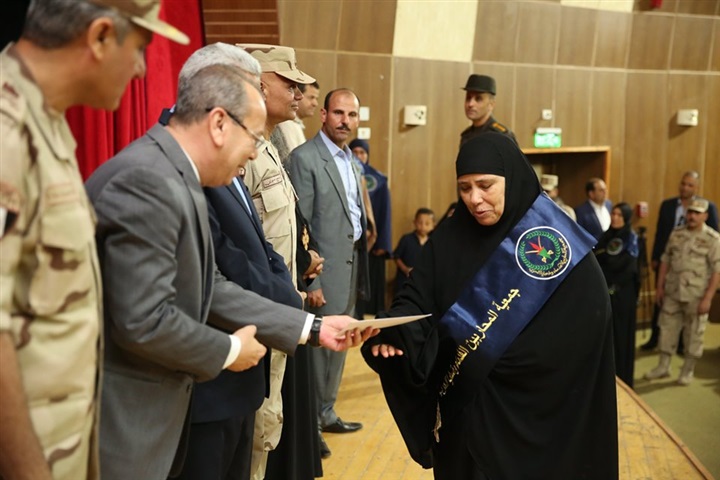 بالفيديو والصور.. محافظ كفر الشيخ ومدير جمعية المحاربين القدماء يكرمان 200 من أسر الشهداء ومصابي الحرب