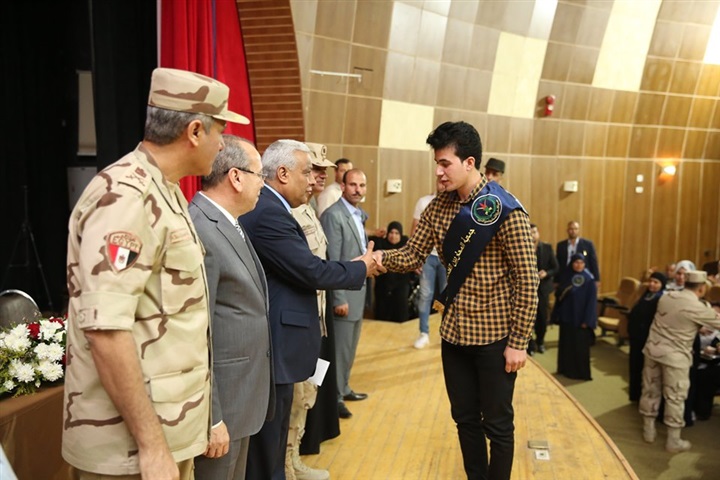 بالفيديو والصور.. محافظ كفر الشيخ ومدير جمعية المحاربين القدماء يكرمان 200 من أسر الشهداء ومصابي الحرب