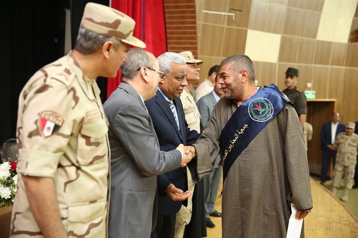 بالفيديو والصور.. محافظ كفر الشيخ ومدير جمعية المحاربين القدماء يكرمان 200 من أسر الشهداء ومصابي الحرب