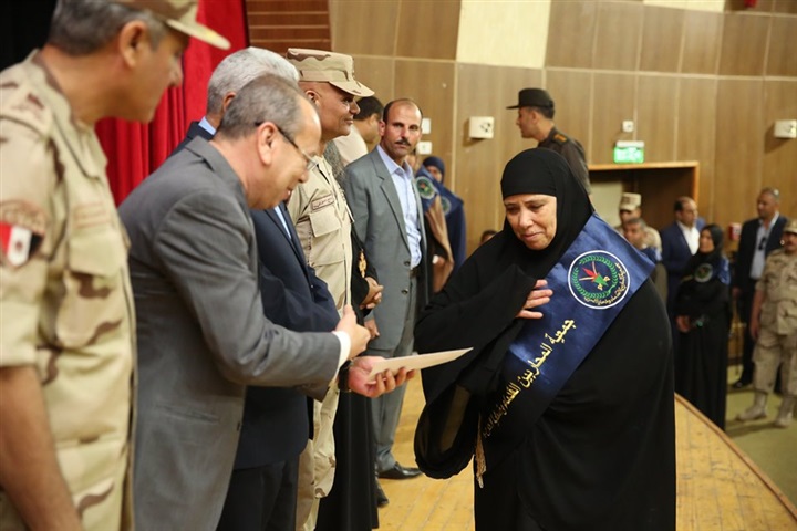 بالفيديو والصور.. محافظ كفر الشيخ ومدير جمعية المحاربين القدماء يكرمان 200 من أسر الشهداء ومصابي الحرب