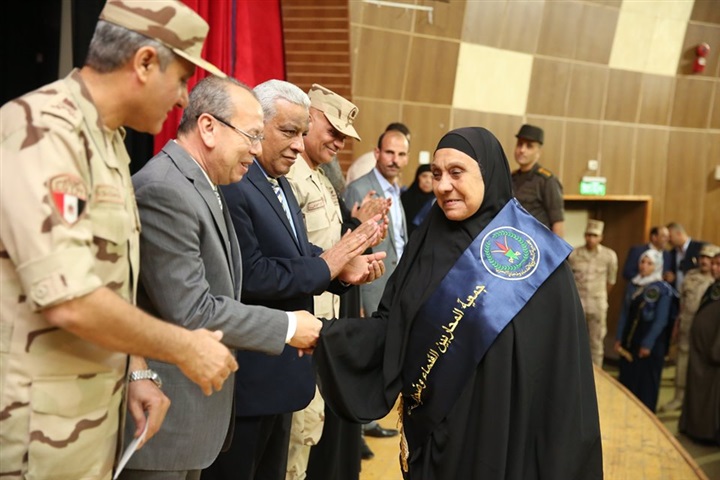 بالفيديو والصور.. محافظ كفر الشيخ ومدير جمعية المحاربين القدماء يكرمان 200 من أسر الشهداء ومصابي الحرب