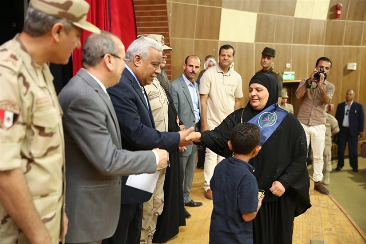 بالفيديو والصور.. محافظ كفر الشيخ ومدير جمعية المحاربين القدماء يكرمان 200 من أسر الشهداء ومصابي الحرب