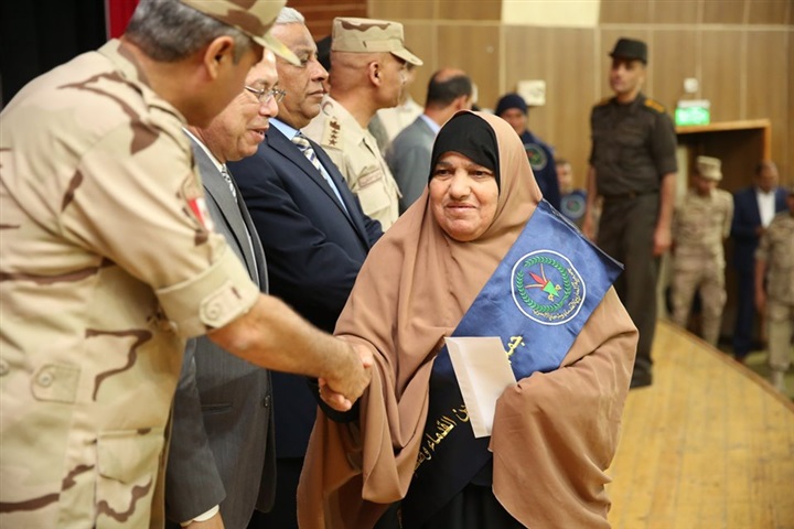 بالفيديو والصور.. محافظ كفر الشيخ ومدير جمعية المحاربين القدماء يكرمان 200 من أسر الشهداء ومصابي الحرب