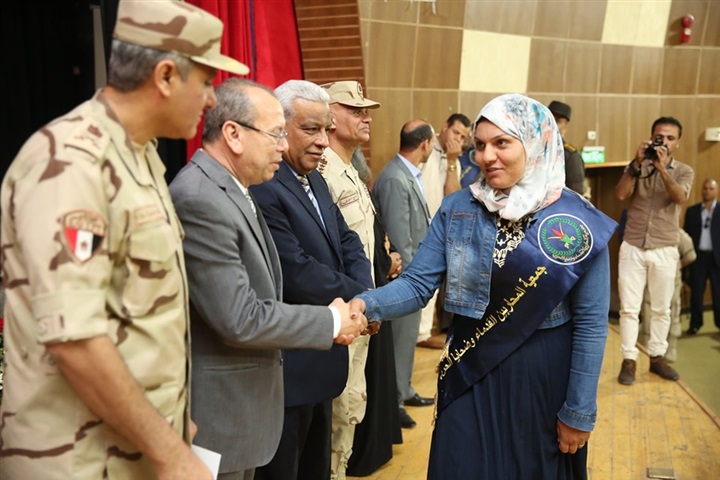 بالفيديو والصور.. محافظ كفر الشيخ ومدير جمعية المحاربين القدماء يكرمان 200 من أسر الشهداء ومصابي الحرب