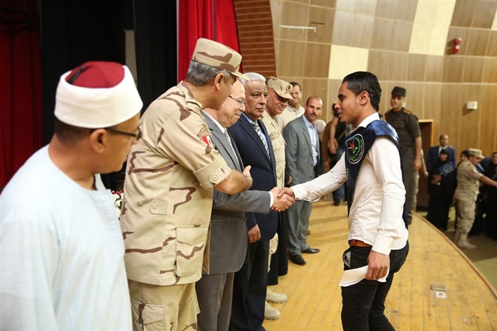بالفيديو والصور.. محافظ كفر الشيخ ومدير جمعية المحاربين القدماء يكرمان 200 من أسر الشهداء ومصابي الحرب