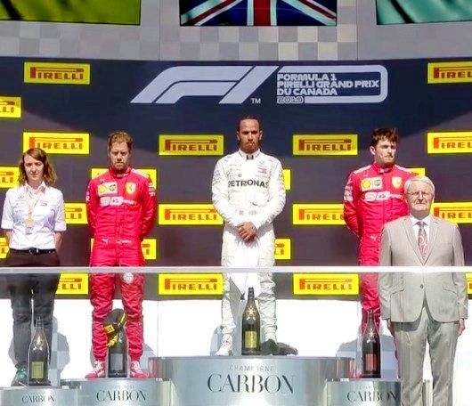 حكام الإتحاد الدولى للسيارات "FIA" يهدون الفوز لمرسيدس على حساب فيرارى حكام الإتحاد الدولى للسيارات "FIA" يهدون الفوز لمرسيدس على حساب فيرارى
