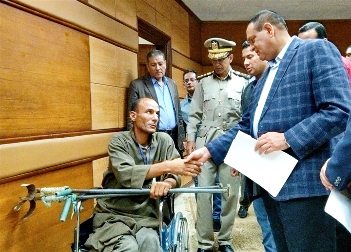 محافظ البحيرة: يلتقى بعدد 35 مواطن ومواطنة فى اللقاء الدوري لخدمة المواطنين