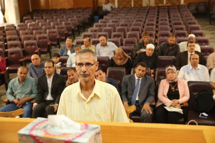 شاهد.. محافظ كفر الشيخ يناقش 20 شكوى في اللقاء الأسبوعي 