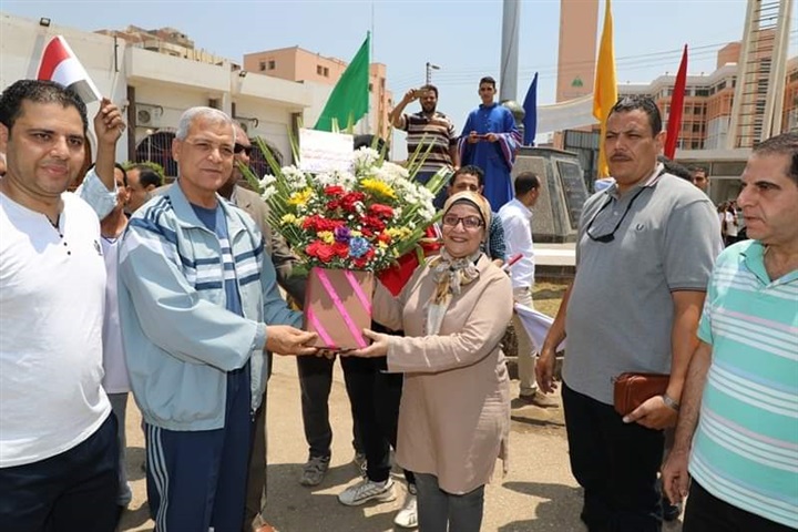 بالصور: محافظ المنوفية يتقدم المسيرة الشبابية إحتفالاً بالعيد القومى للمحافظة