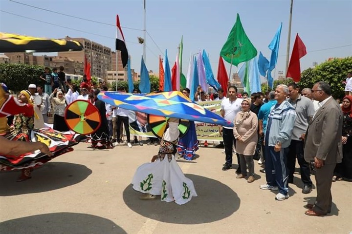 بالصور: محافظ المنوفية يتقدم المسيرة الشبابية إحتفالاً بالعيد القومى للمحافظة