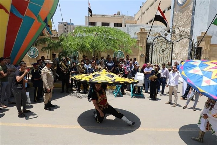 بالصور: محافظ المنوفية يتقدم المسيرة الشبابية إحتفالاً بالعيد القومى للمحافظة