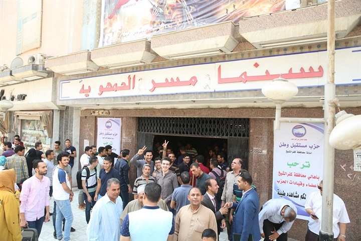 بالصور.. جمهور "الممر" بكفر الشيخ: الفيلم نموذج لإرادة المصري عندما يحول الهزيمة لإنتصار