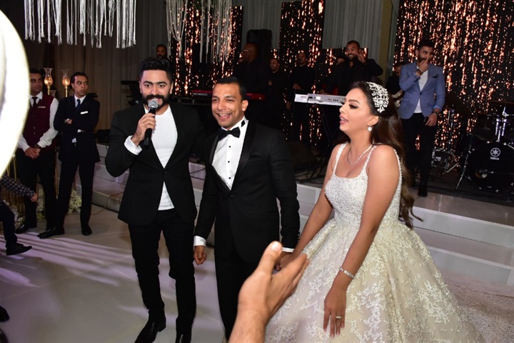  تامر حسني يحي حفل زفاف ابنة احمد سليمان في حضور كوكبه من نجوم الكره