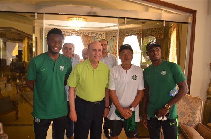 "مميش" يستقبل منتخب نيجيريا لكرة القدم المشارك في البطولة الأفريقية 