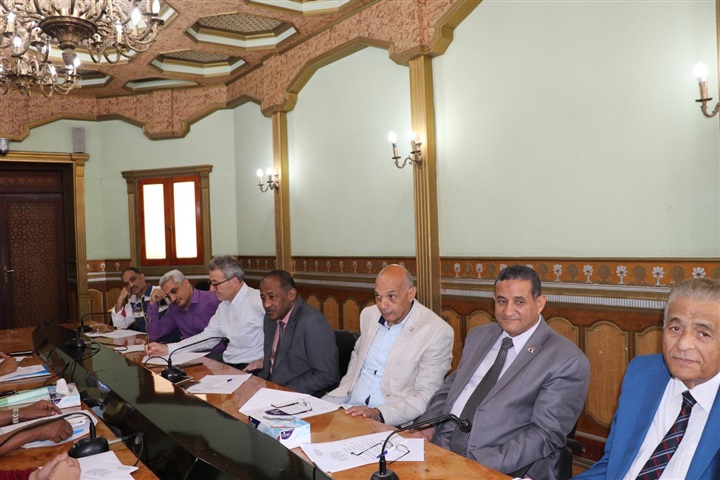 "زمالة المعلمين" تخاطب الرقابة المالية لحل عدد من المشاكل التي تواجه بعض أعضائها في صرف مستحقاتهم