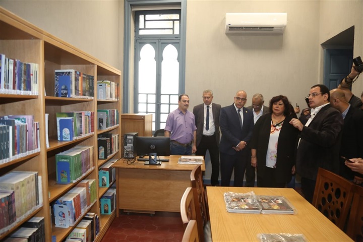 وزير الثقافة تتفقد متحف نجيب محفوظ تمهيداً لافتتاحه وزير الثقافة تتفقد متحف نجيب محفوظ تمهيداً لافتتاحه