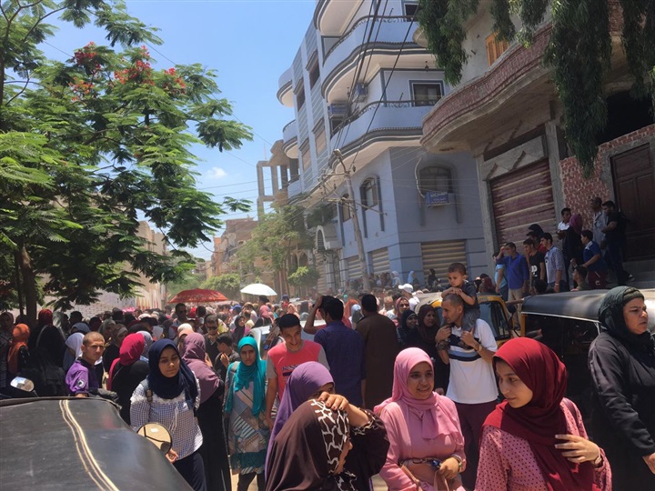 بالصور..طلاب الثانوية العامة بكفر الشيخ:"الفيزياء" طويلة و"التاريخ" بشرة خير
