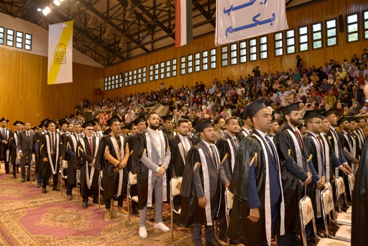 محافظ أسيوط يشيد بخريجي الجامعة المتميزين فى شتى التخصصات وأنهم أساس المستقبل ونهضته