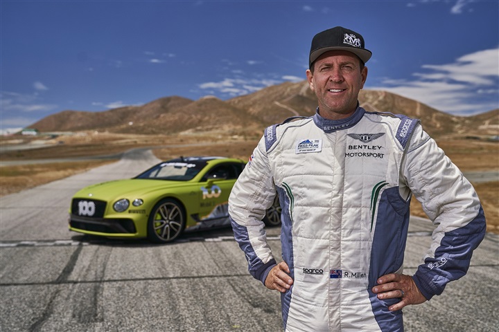 Bentley Continental GT تستعدّ لتحطيم رقماً قياسياً جديداً في سباق "بايكس بيك" الشهير Bentley Continental GT تستعدّ لتحطيم رقماً قياسياً جديداً في سباق "بايكس بيك" الشهير