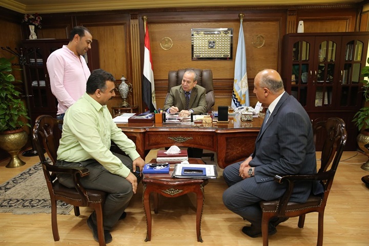 بالصور.. محافظ كفر الشيخ: توصيل إنترنت فائق السرعة لإدارات الديوان العام