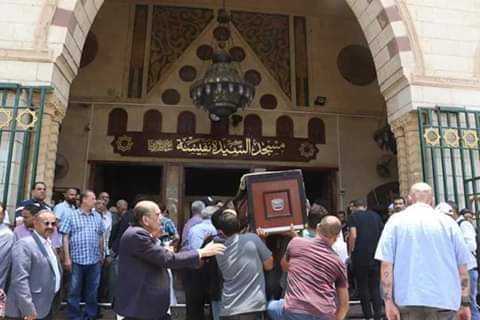 بالصور.. نجوم الفن يشيعون جنازة الفنان عزت أبو عوف بالصور.. نجوم الفن يشيعون جنازة الفنان عزت أبو عوف