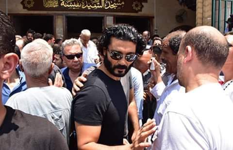 بالصور.. نجوم الفن يشيعون جنازة الفنان عزت أبو عوف بالصور.. نجوم الفن يشيعون جنازة الفنان عزت أبو عوف