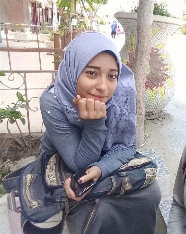 بالصور.. الأولى على الجمهورية بالدبلومات الفنية بكفر الشيخ: كنت من أوائل الإبتدائية والإعدادية ولم أفضل الثانوية العامة