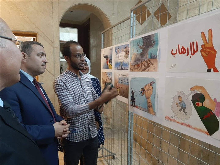 معرض فن تشكيلي ومناقشة كتاب "الإرهاب في ضوء المسئولية المدنية" بمكتبة القاهرة معرض فن تشكيلي ومناقشة كتاب "الإرهاب في ضوء المسئولية المدنية" بمكتبة القاهرة
