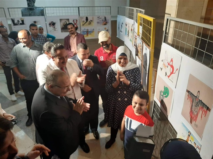 معرض فن تشكيلي ومناقشة كتاب "الإرهاب في ضوء المسئولية المدنية" بمكتبة القاهرة معرض فن تشكيلي ومناقشة كتاب "الإرهاب في ضوء المسئولية المدنية" بمكتبة القاهرة