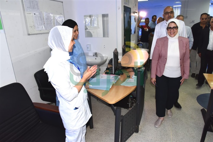تفاصيل جولة وزيرة الصحة التفقدية للتشغيل التجريبي للتأمين الصحي الشامل